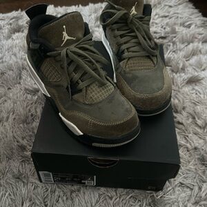 Boys Jordan 4 Retro Preschool Medium Olive / Pale Vanilla
